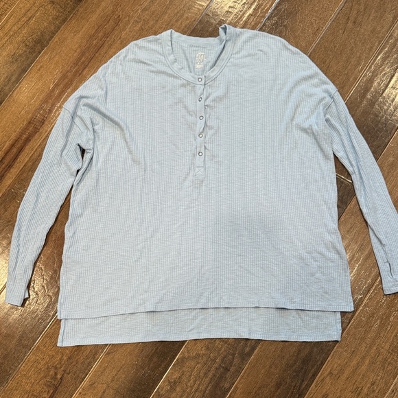 aerie Tops - Aerie EUC Light Blue Long Sleeve Henley